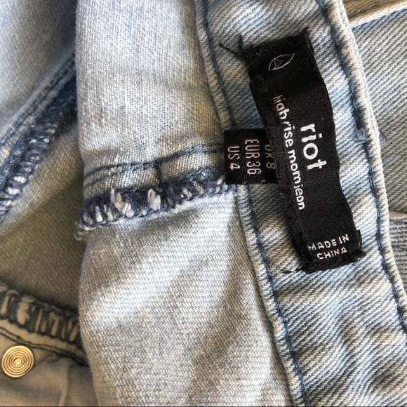 Misguided Riot Distressed High Rise Mom Jean Light Wash 4 - Picture 6 of 6